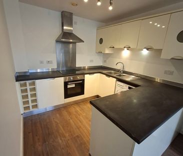 2 Bed Flat, Denmark Road, M15 - Photo 4