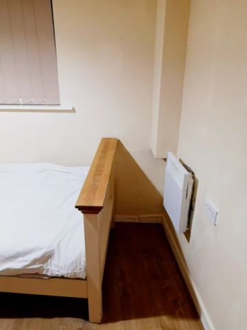 Small Suite - Photo 5