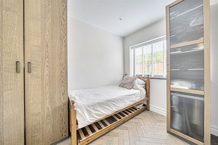 Homefield Road, Walton on Thames, Surrey, KT12 - Photo 2