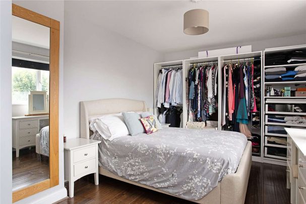 A beautifully presented, semi-detached three/four bedroom family home. - Photo 1