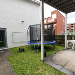 Property Management154 Hobsonville Point Road, Hobsonville - House for Rent - Photo 2