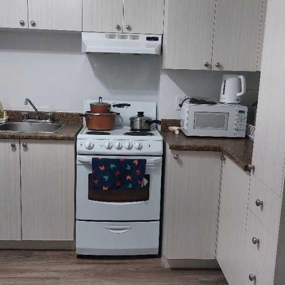 Cession de bail appart 1 chambre à coucher et 1 salle de bain - Photo 1