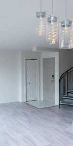 5.5 sur deux étages à St-Sauveur - Photo 4