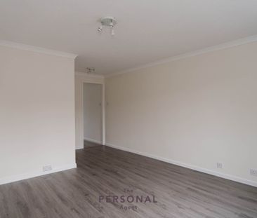 Delaporte Close, Epsom - Photo 5