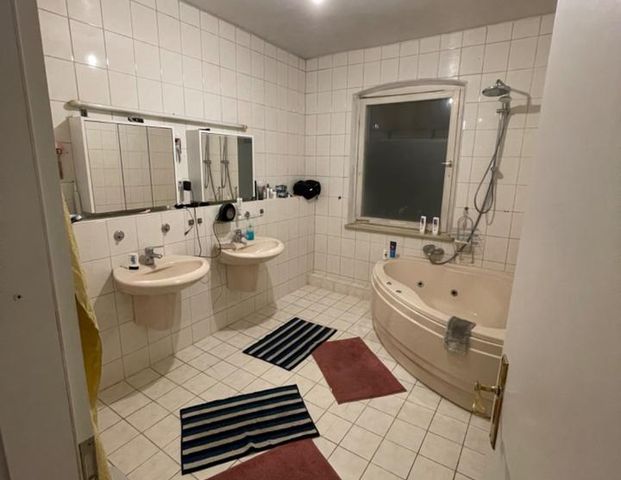 5-Zimmer Wohnung 145 qm im 2. OG in Nürnberg St. Leonhard - Foto 1