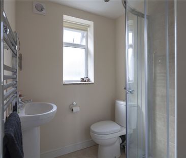 10 Highfields, Huddersfield, HD1 - Photo 3