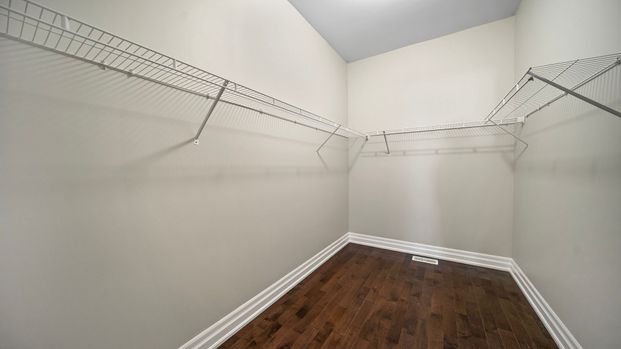 For Lease - 129 Robert Berry Crescent, King, Ontario - Photo 1