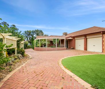 4 Maple Crescent, Jerrabomberra NSW 2619 - House For Rent | Domain - Photo 3