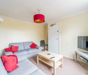 71 Eastfield Crescent - Photo 1