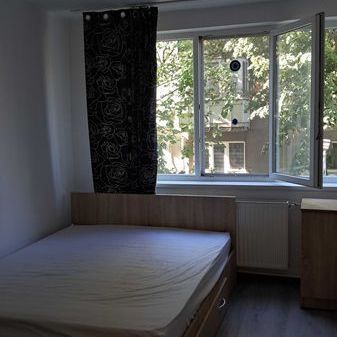 Dau in chirie garsoniera 21 mp Oradea - Fotografie 1