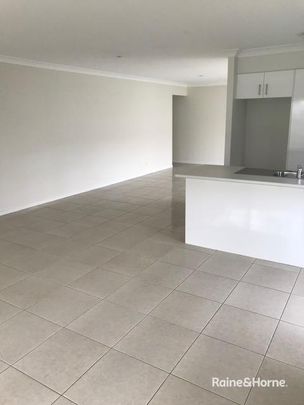 FAMILY HOME IN QUIET LOCATION - 9 MONTH LEASE ONLY TO END OF AUGUST 2026 - Photo 1