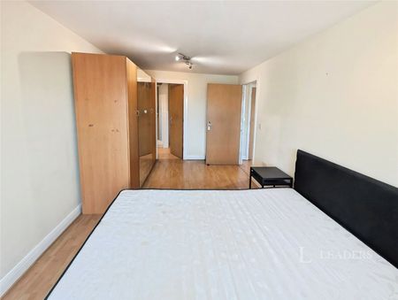 3 bedroom apartment to rent Royal Plaza, 2 Westfield Terrace, Sheffield, S1 - Photo 5