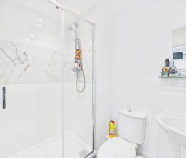 Typhoon Way, Brockworth - Photo 2