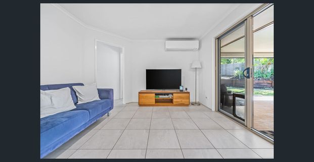 Modern Family Living in a Peaceful Arundel Cul-de-Sac - Photo 1