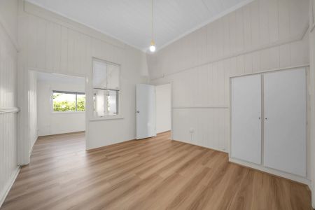 2/31 Chalk Street, Wooloowin. - Photo 5