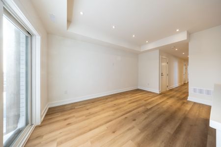 For Lease - 29 Hatherley Road Unit# D, Toronto, Ontario - Photo 5