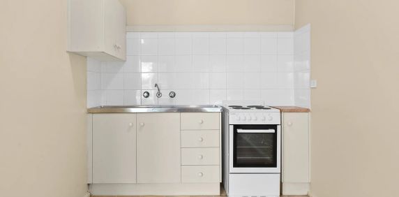 Low maintenance living - Photo 2