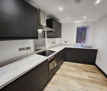 200 Stourbridge Road, Stourbridge, DY9 7BU - Photo 1