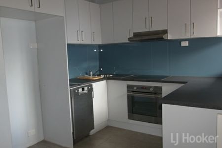 Spacious Two Bedroom Unit - Photo 4