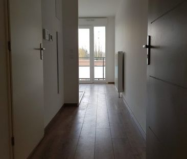T1 AVEC BALCON ET PARKING - Photo 2