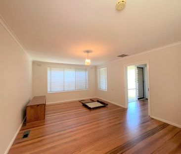 61 Anora Crescent, Mulgrave - Photo 4