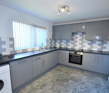 3 Bedroom End Terrace To Let - Photo 3