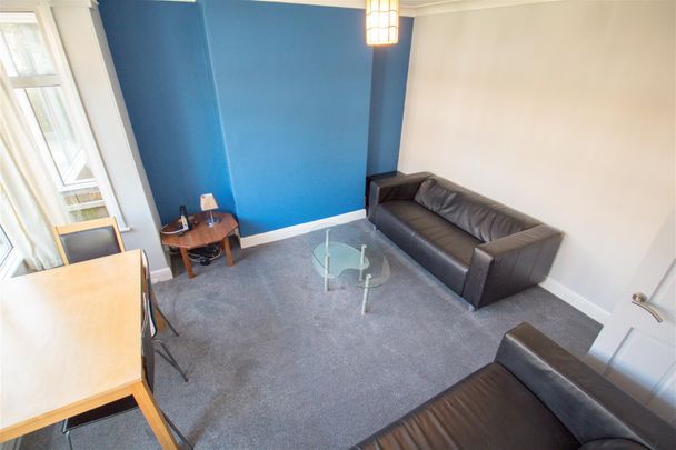 4 bedroom semi-detached house to rent - Photo 1