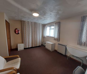 Burgess Road, Southampton - Photo 1