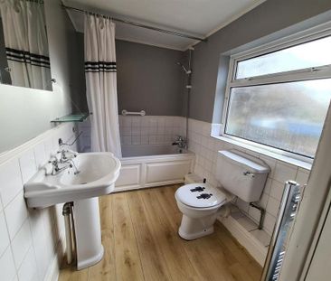 2 bedroom terraced house to rent - Photo 4