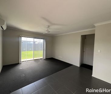 Beautifully presented 3 bedroom home with Shed and Solar - Photo 4