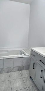 2 CH - 1 SDB - Charlemagne - $1,595 /mo - Photo 4