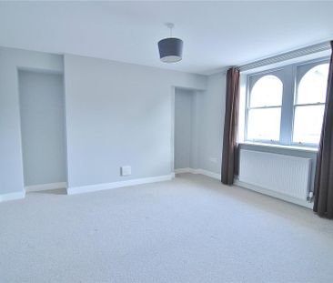 2 bedroom maisonette to rent - Photo 1