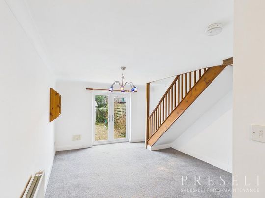 2 bedroom terraced house to rent - Photo 1