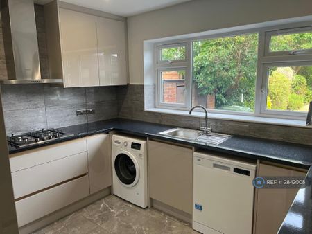 5 bedroom bungalow to rent - Photo 4