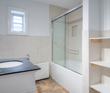 For Lease - 22 Rusholme Park Crescent Unit# Upper, Toronto, Ontario - Photo 2