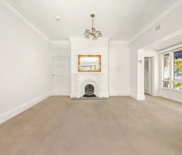 HARBOURSIDE 2 BEDROOM APARTMENT ELEGANCE IN DARLING POINT WITH HARB... - Photo 4