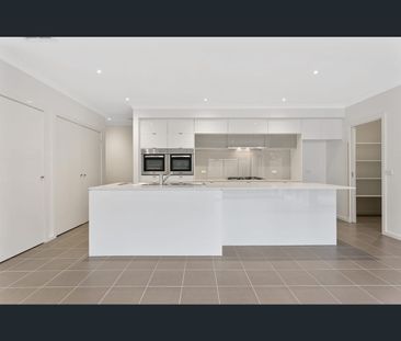 12 Davenport Drive, Williams Landing, Vic 3027 - Photo 1