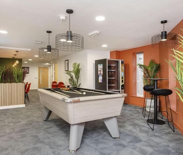 1 bedroom in a flat share to rent - Photo 1