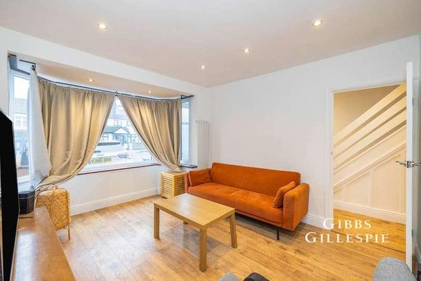 Turner Road, Edgware, HA8 - Photo 1