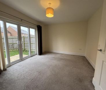 3 bedroom semi-detached house to rent - Photo 2