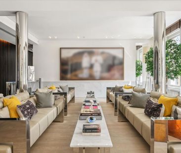A spectacular duplex apartment situated in an exclusive development, W8. - Photo 4