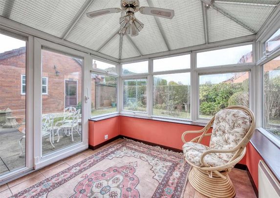 4 bedroom detached house to rent - Photo 1