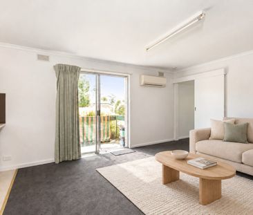 COSY ONE-BEDROOM UNIT IN PRIME BAYSWATER LOCATION - Photo 5