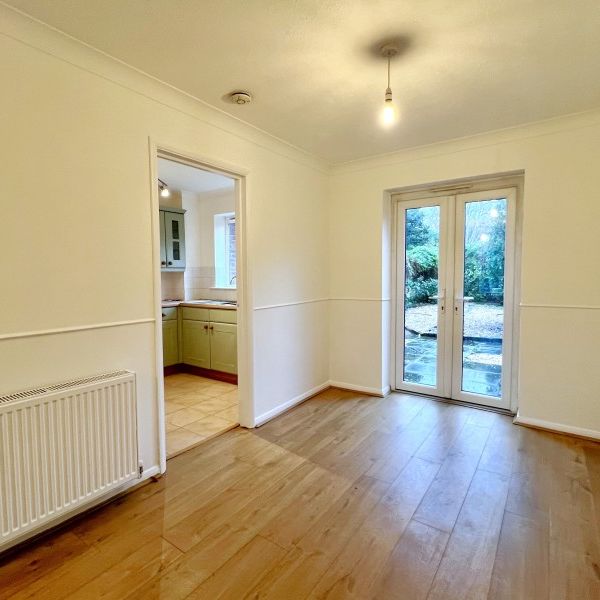 Hamble Walk , Woking - 3 bedrooms Property for lettings - Seymours - Photo 1