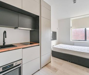 Studio to rent - Photo 1