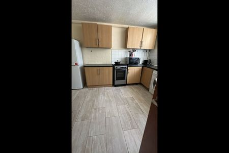 Room in a Shared House, Swinford Gardens, SW9 - Photo 4