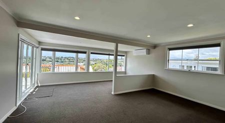 Suburban outlook, seviews, deck and sun - Photo 5