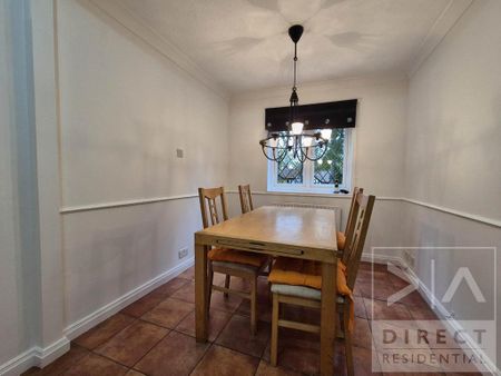 4 bedroom detached house to rent - Photo 3