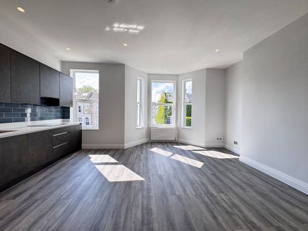 1 Bed Flat, Shepperds Bush, W12 - Photo 2