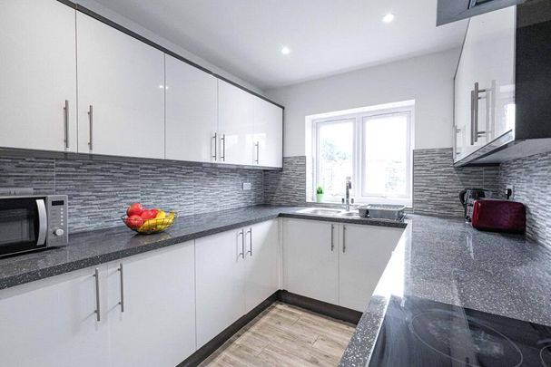 7 bedroom property to rent - Photo 1